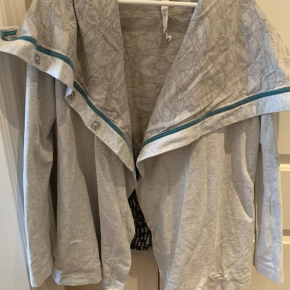 Lululemon Wrap - Picture 4 of 4